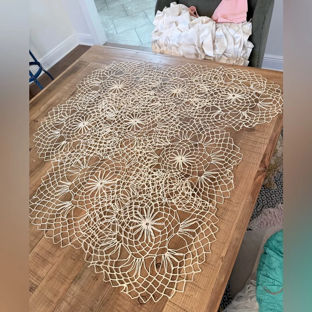 16 Total- Vintage Doily Placemat Set. 8 Piece Plate | Drink. Tatted | Ivory EUC